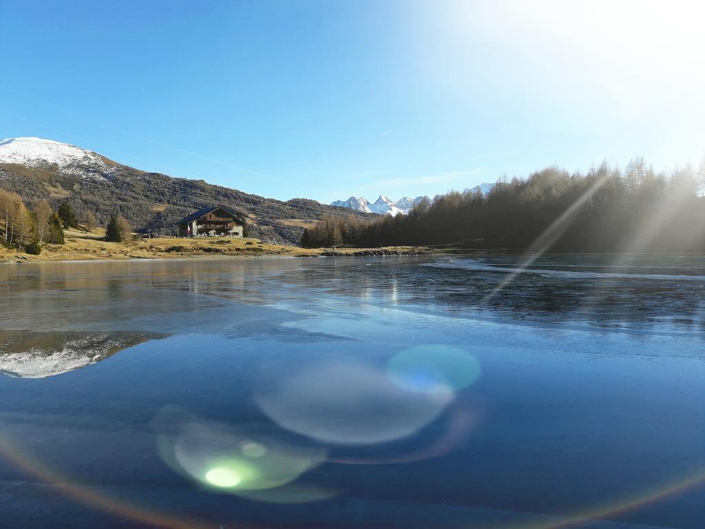 Rifugio Al Lago Del Mortirolo In Inverno Raggiungibile Solo A Piedi Villa Monno Exterior photo