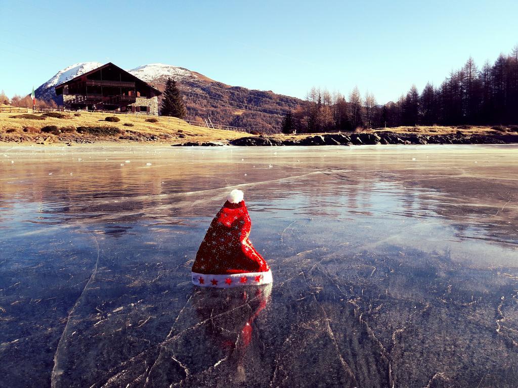 Rifugio Al Lago Del Mortirolo In Inverno Raggiungibile Solo A Piedi Villa Monno Exterior photo