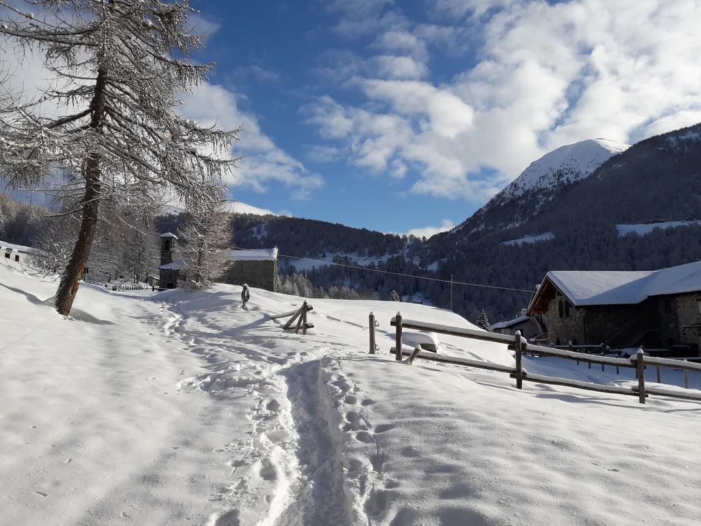 Rifugio Al Lago Del Mortirolo In Inverno Raggiungibile Solo A Piedi Villa Monno Exterior photo