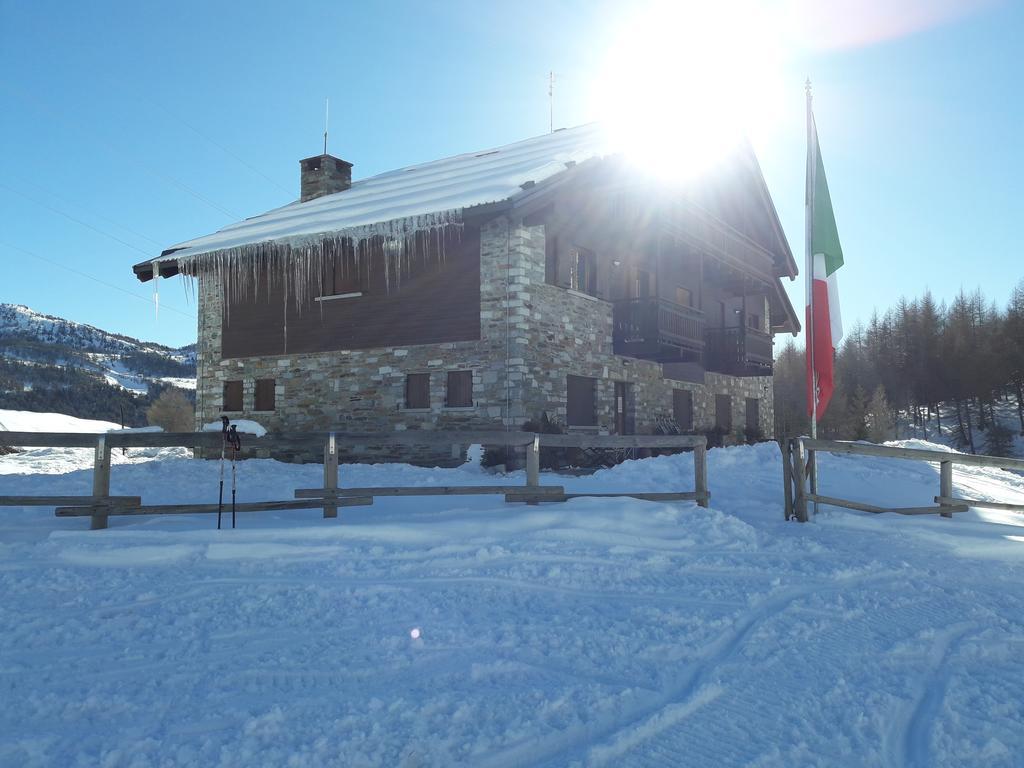 Rifugio Al Lago Del Mortirolo In Inverno Raggiungibile Solo A Piedi Villa Monno Exterior photo