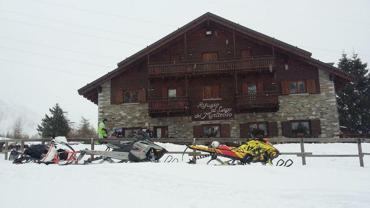 Rifugio Al Lago Del Mortirolo In Inverno Raggiungibile Solo A Piedi Villa Monno Exterior photo