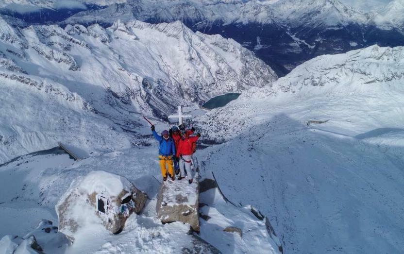 Rifugio Al Lago Del Mortirolo In Inverno Raggiungibile Solo A Piedi Villa Monno Exterior photo