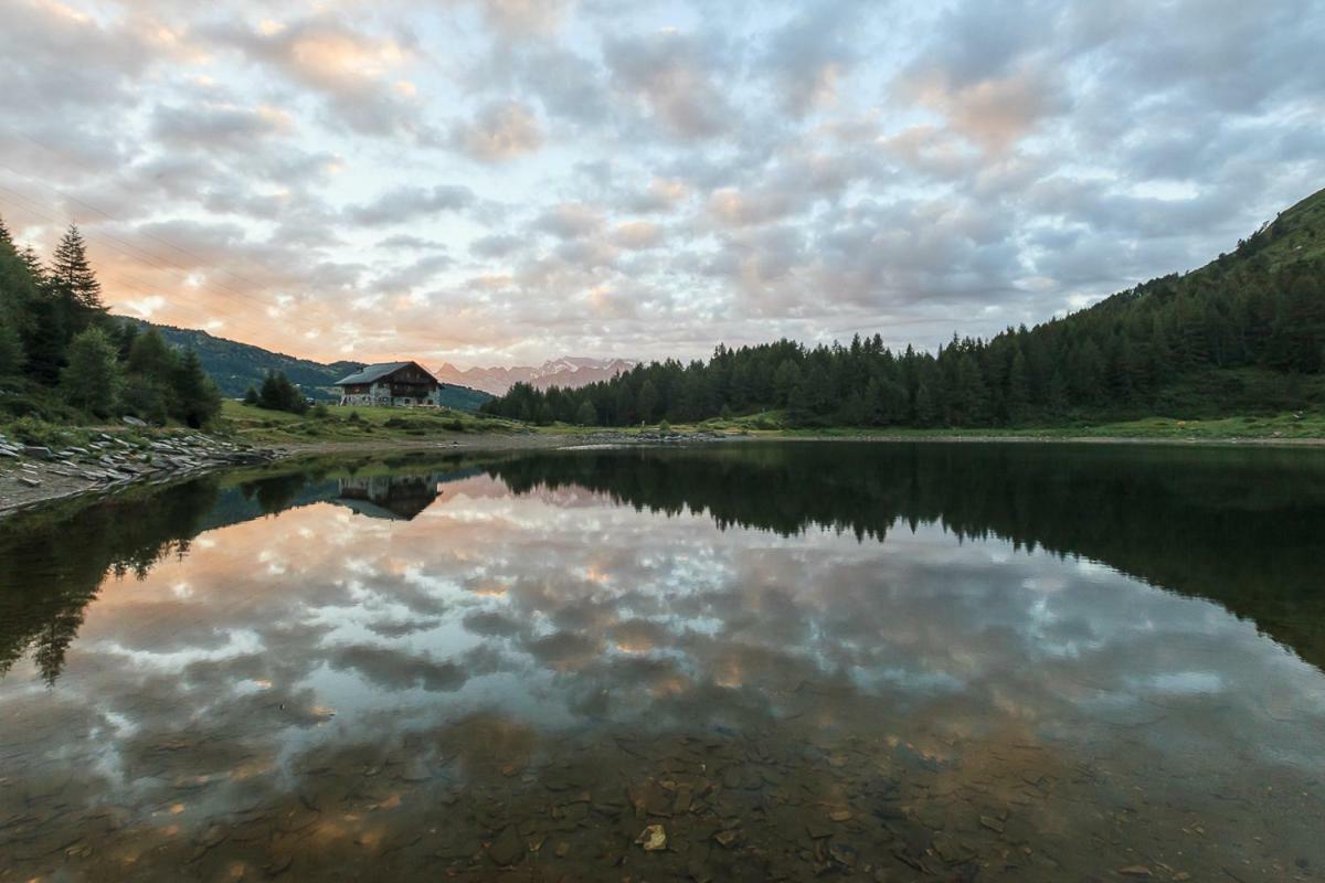 Rifugio Al Lago Del Mortirolo In Inverno Raggiungibile Solo A Piedi Villa Monno Exterior photo